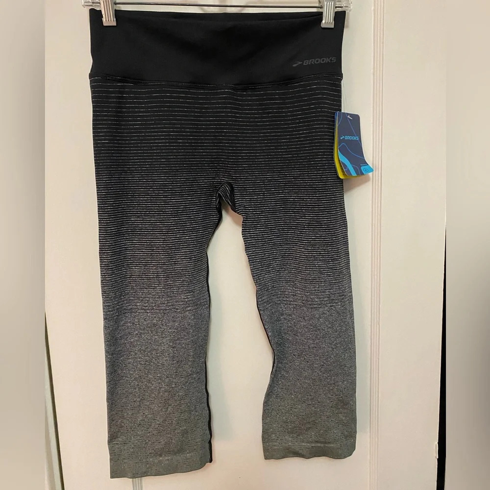 Brooks streaker Capri NWT women’s size medium